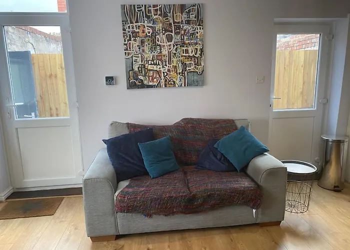 Lovely Coach House With Free Parking