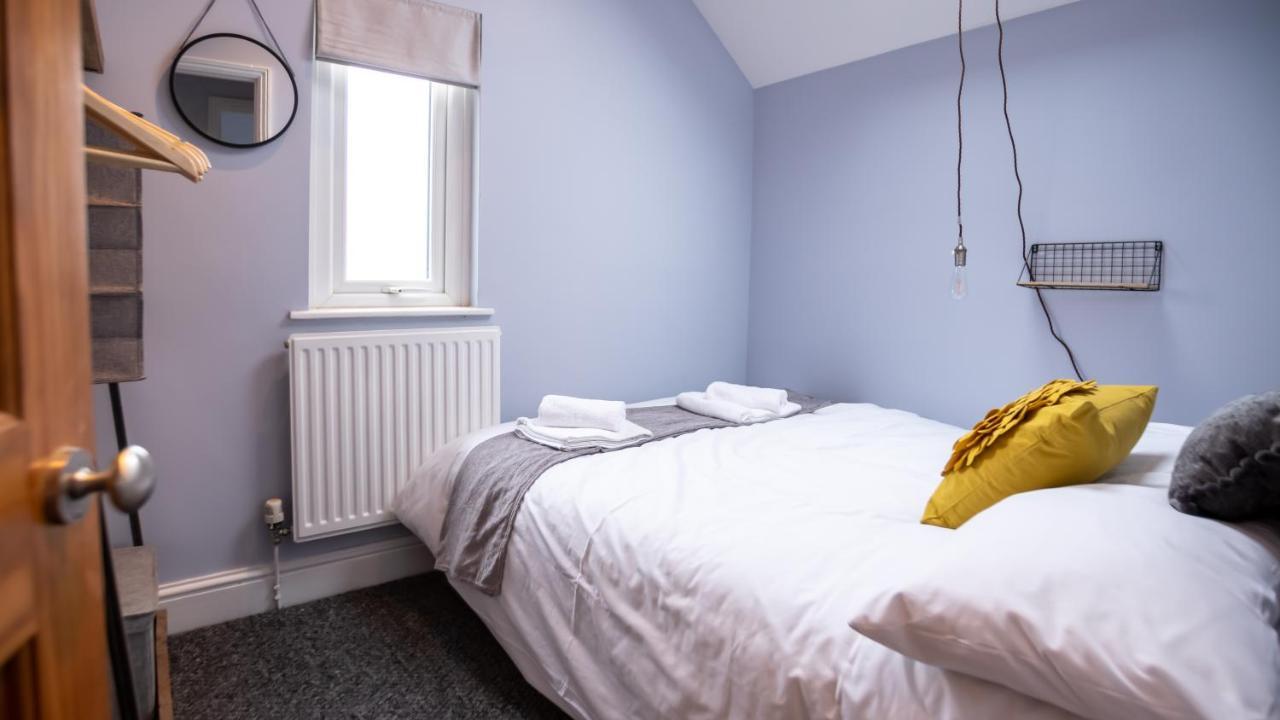 Casa de Férias Lovely Coach House With Free Parking *